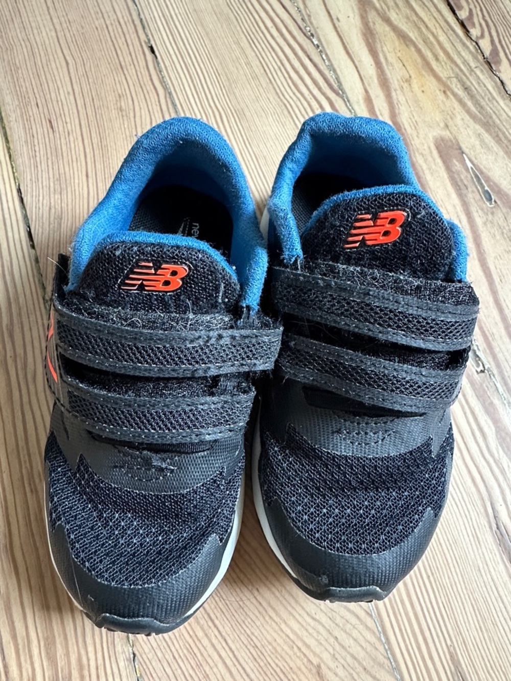 New Balance Kids Black & Blue Velcro Sneakers with Red Logo